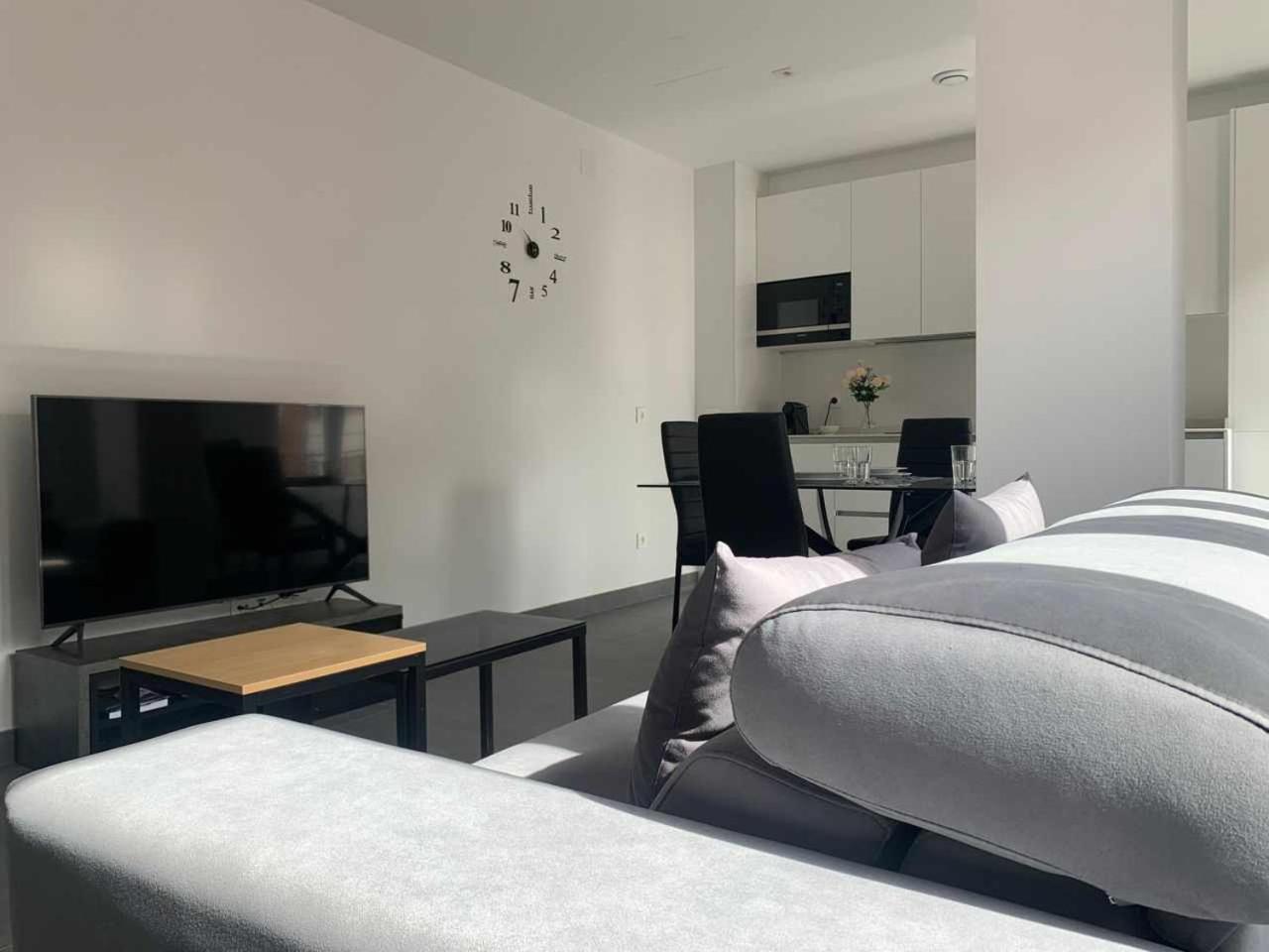 Ramon Y Cajal Suites De Luxe 莱昂 外观 照片