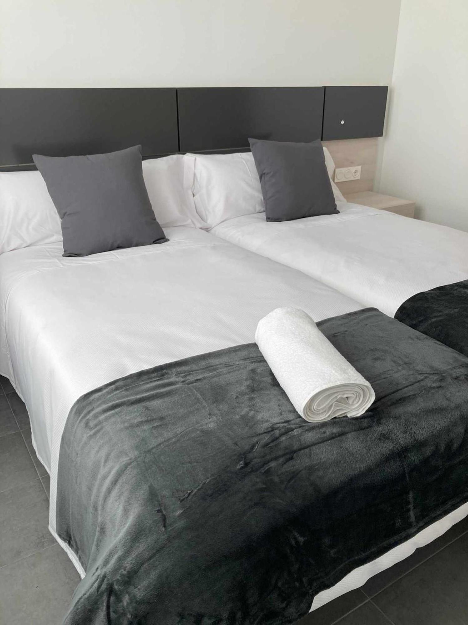 Ramon Y Cajal Suites De Luxe 莱昂 外观 照片