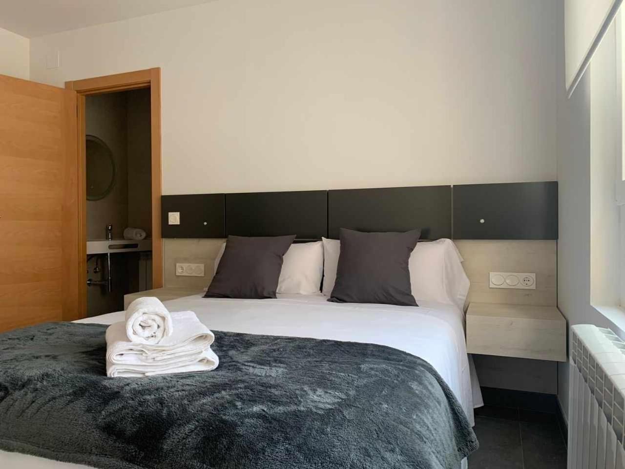 Ramon Y Cajal Suites De Luxe 莱昂 外观 照片