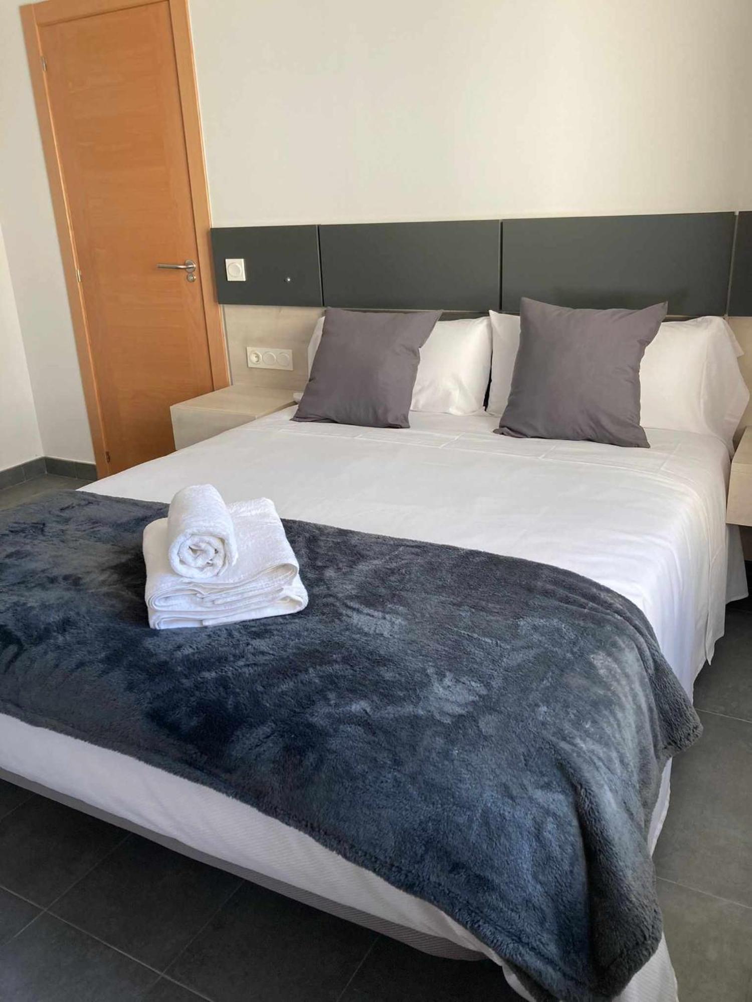 Ramon Y Cajal Suites De Luxe 莱昂 外观 照片
